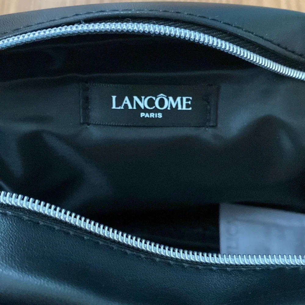 ❤️ Lancome Black and Silver Rose Detail Cosmetic Case New